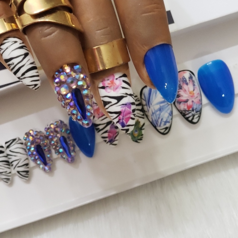 Press-on nails - Picture 2 of 7